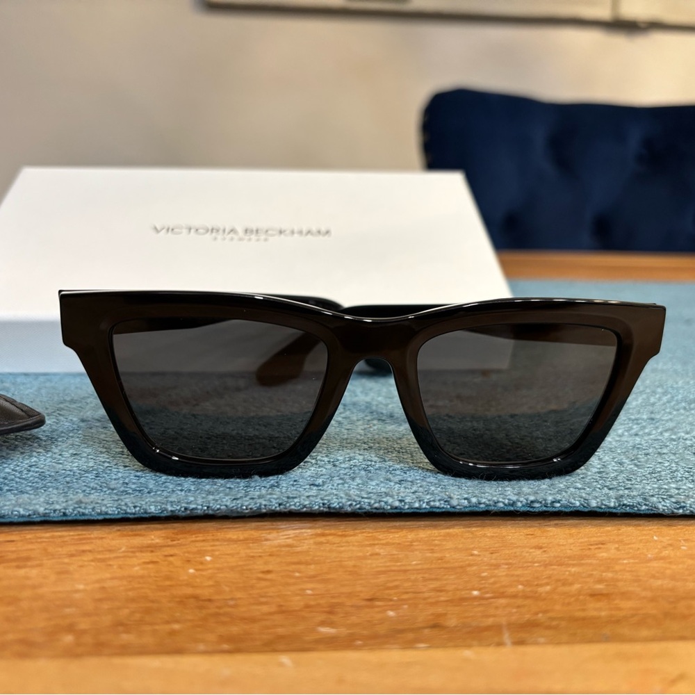 VICTORIA BECKHAM VB656S Sunglasses Size 52mm 20mm Black Women NEW